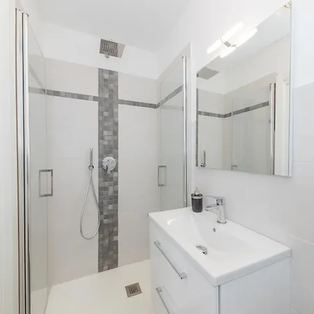 Apartment Blue Di